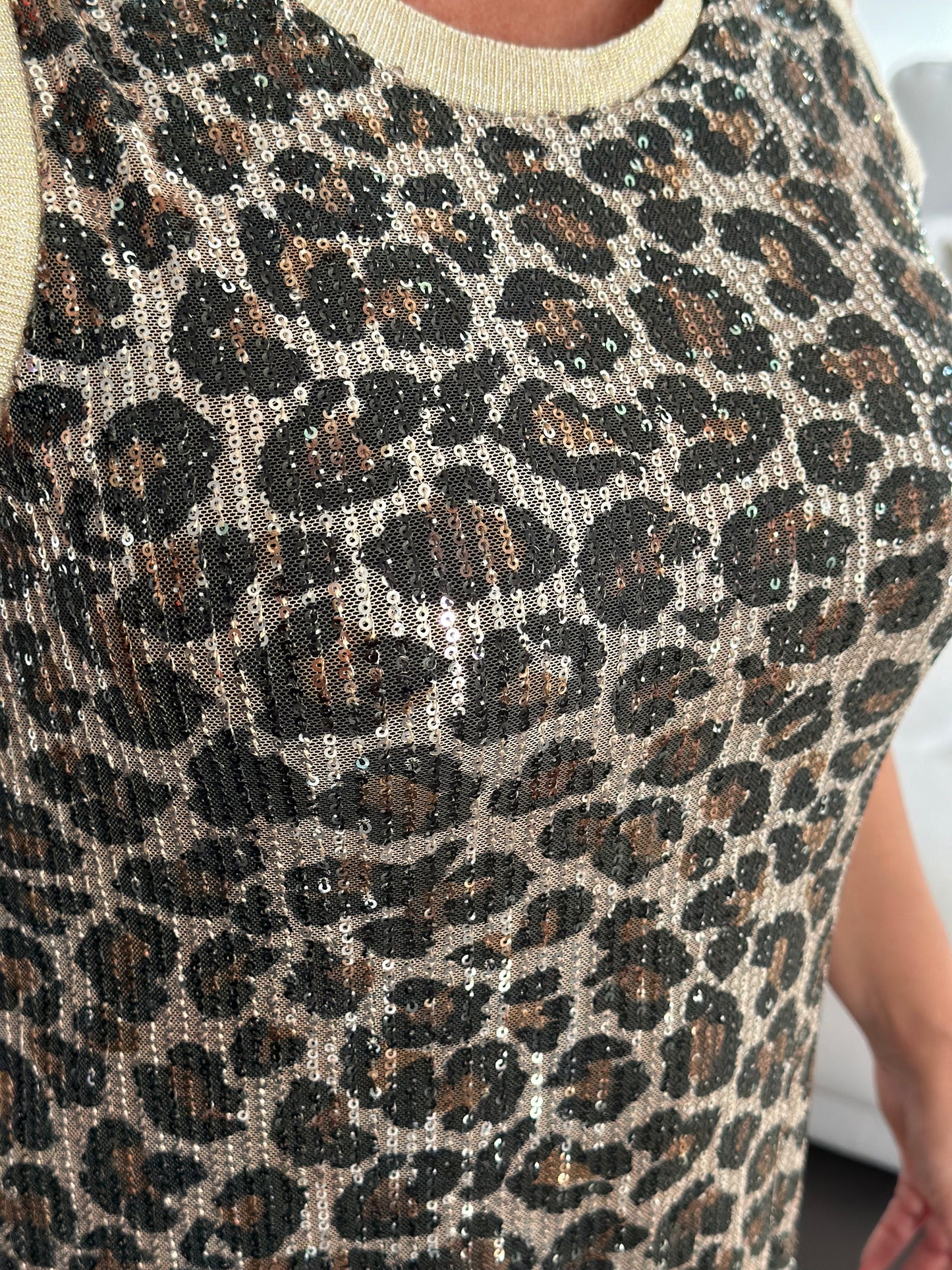 VESTIDO FUERZA SALVAJE