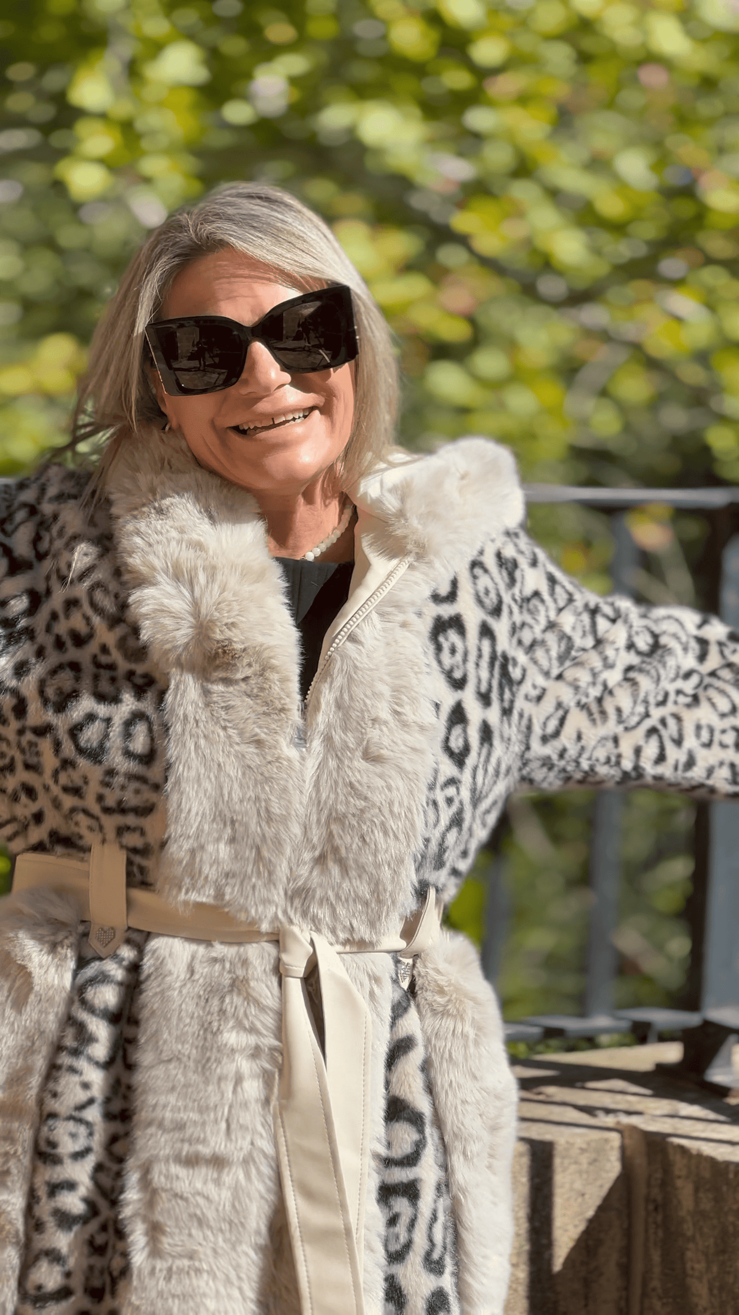 ELEGANCE PEARLY COAT