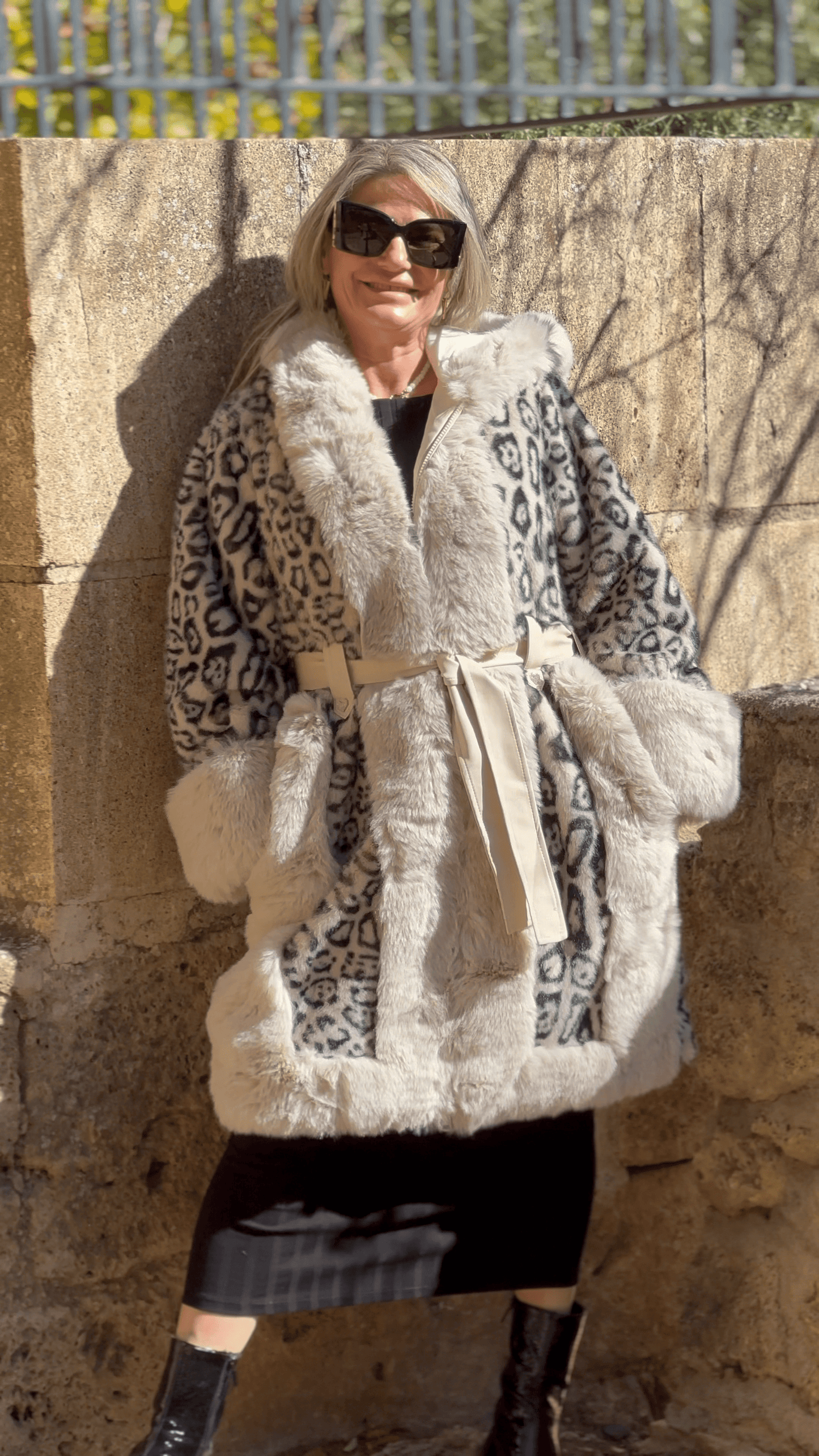 ELEGANCE PEARLY COAT