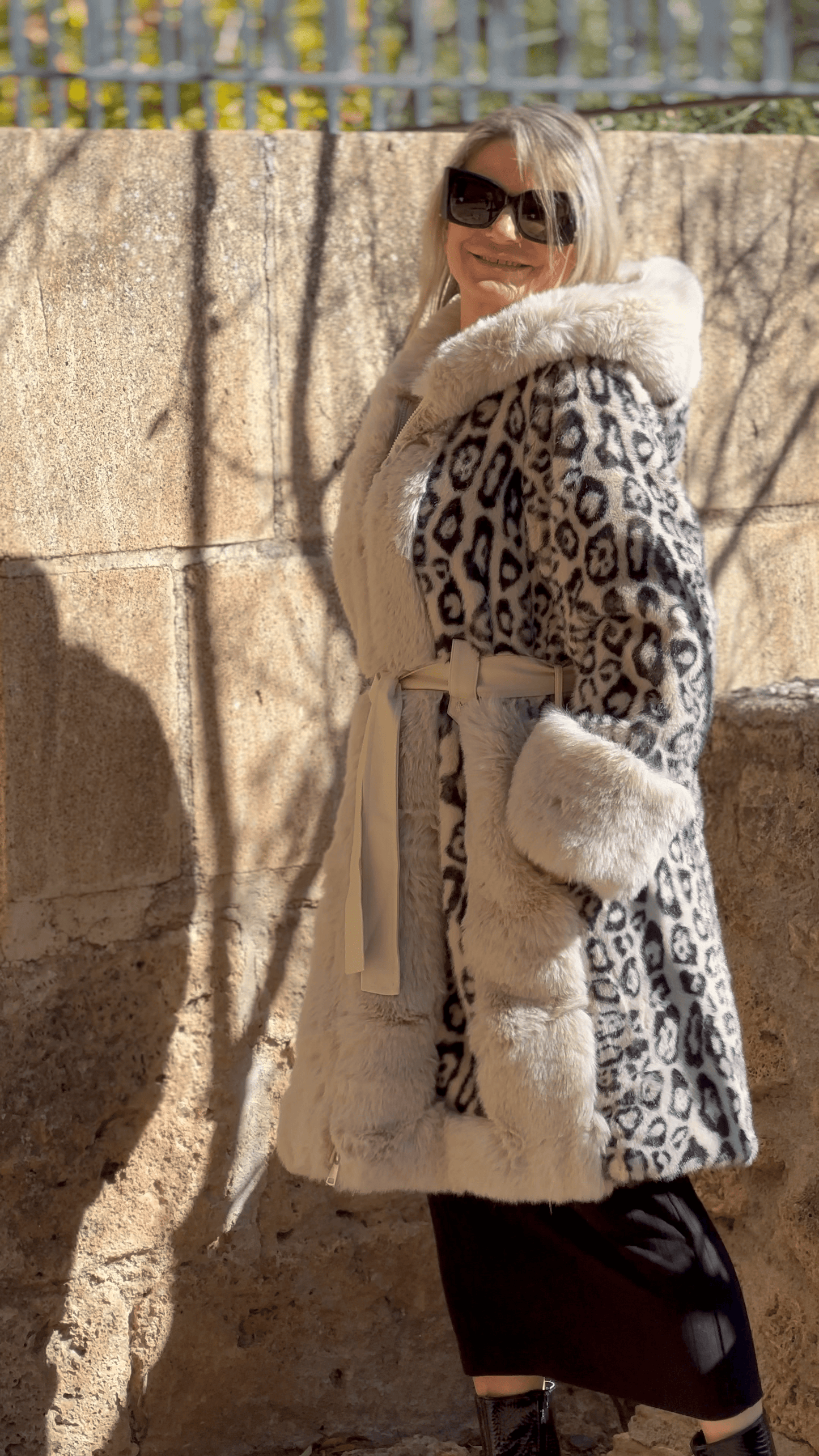ELEGANCE PEARLY COAT